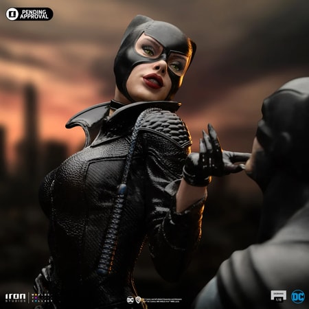 Iron Studios - Sixth Scale Diorama 1/6 - DC Comics - Batman et Catwoman Statue 32cm