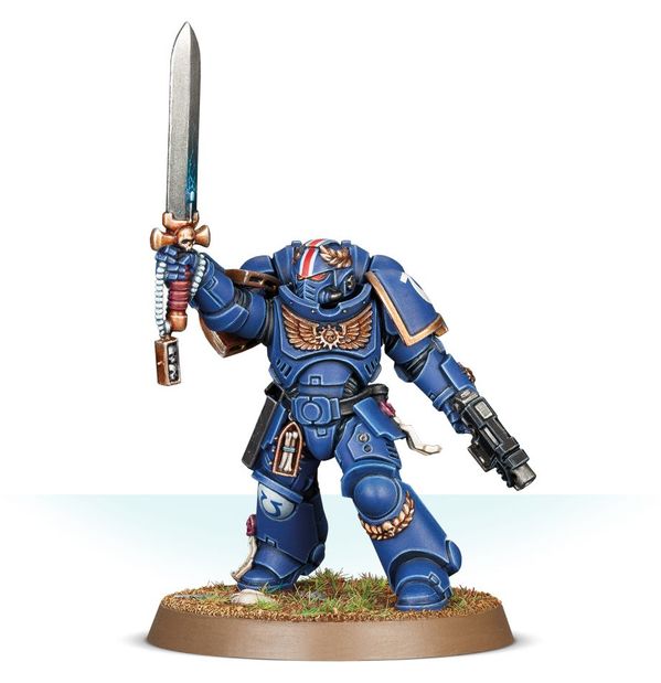 Primaris Lieutenant avec épée énergétique