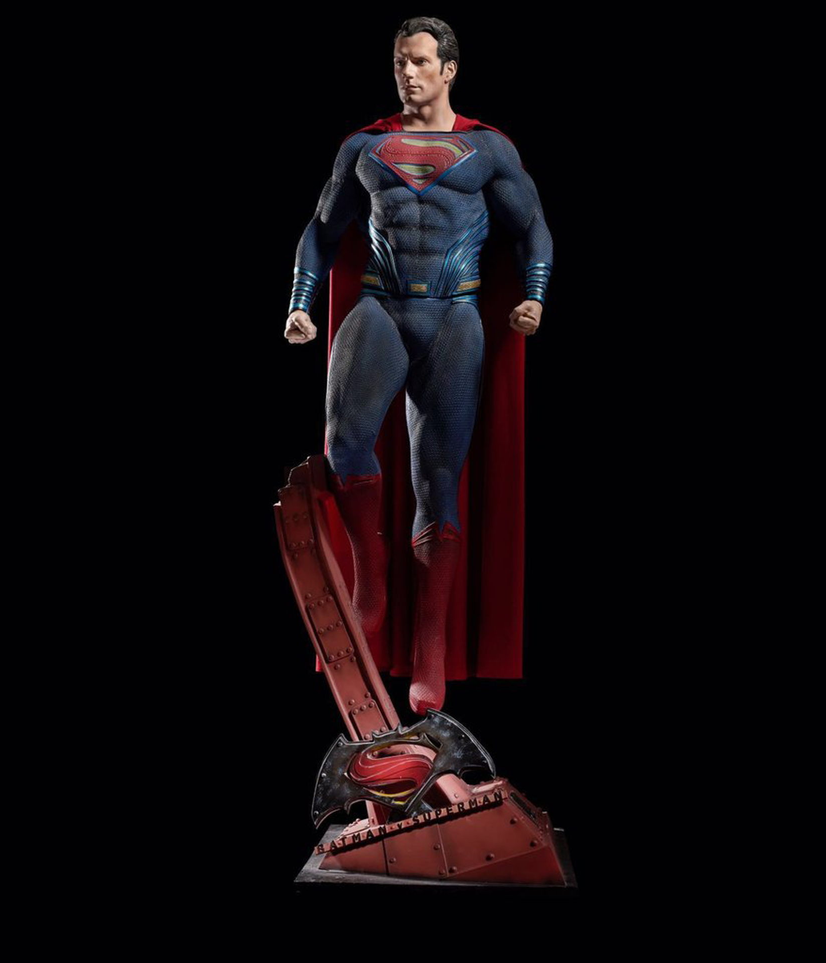 Batman vs Superman - Statue taille réelle Superman (Base incluse)
